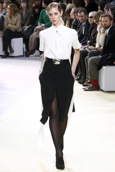 Look 8